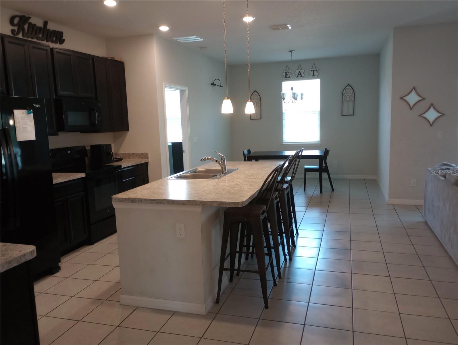 37030 LAKE OVERLOOK DR, GRAND ISLAND, FL, 32735