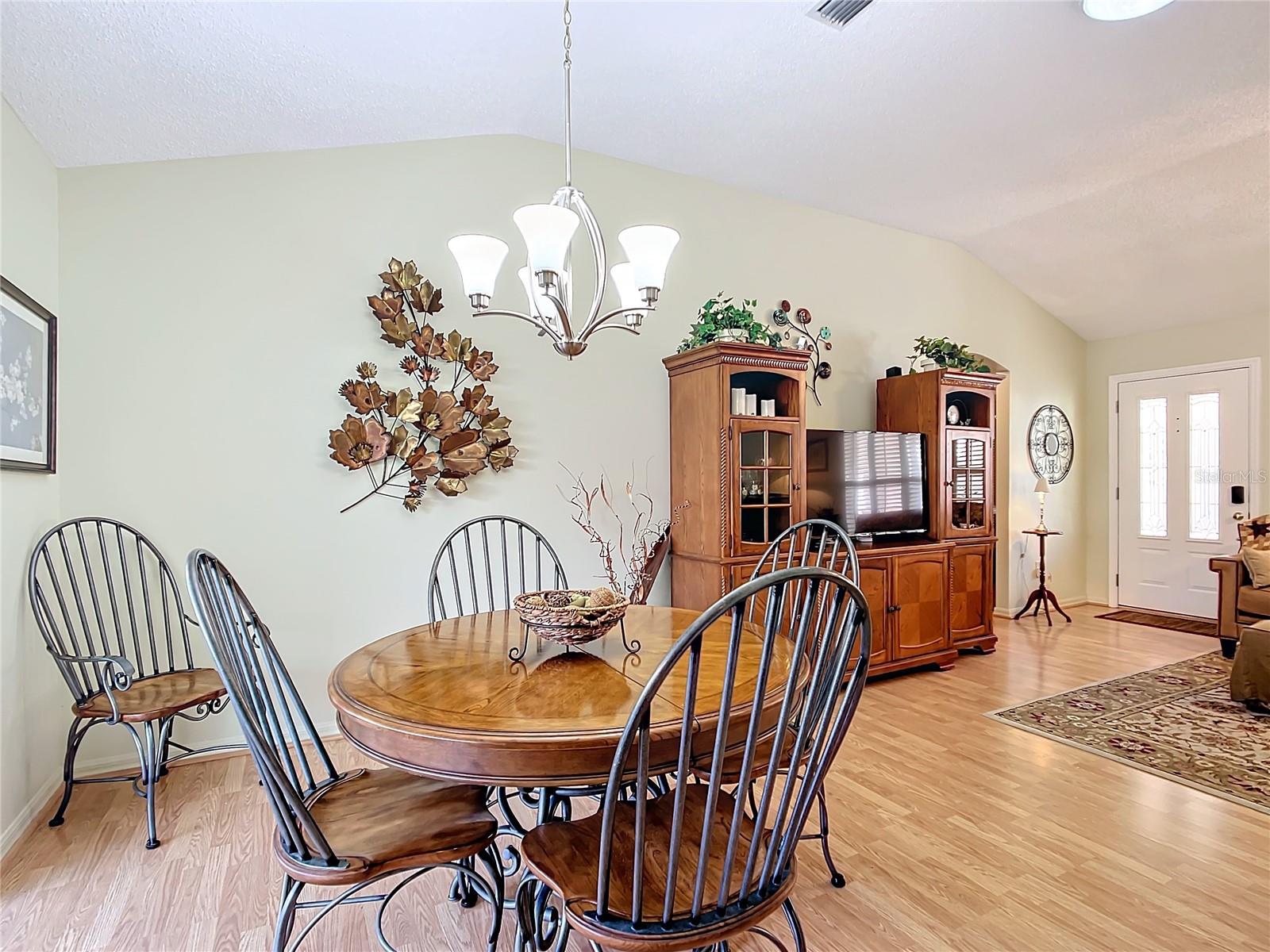 901 PASADENA WAY, LADY LAKE, FL, 32159