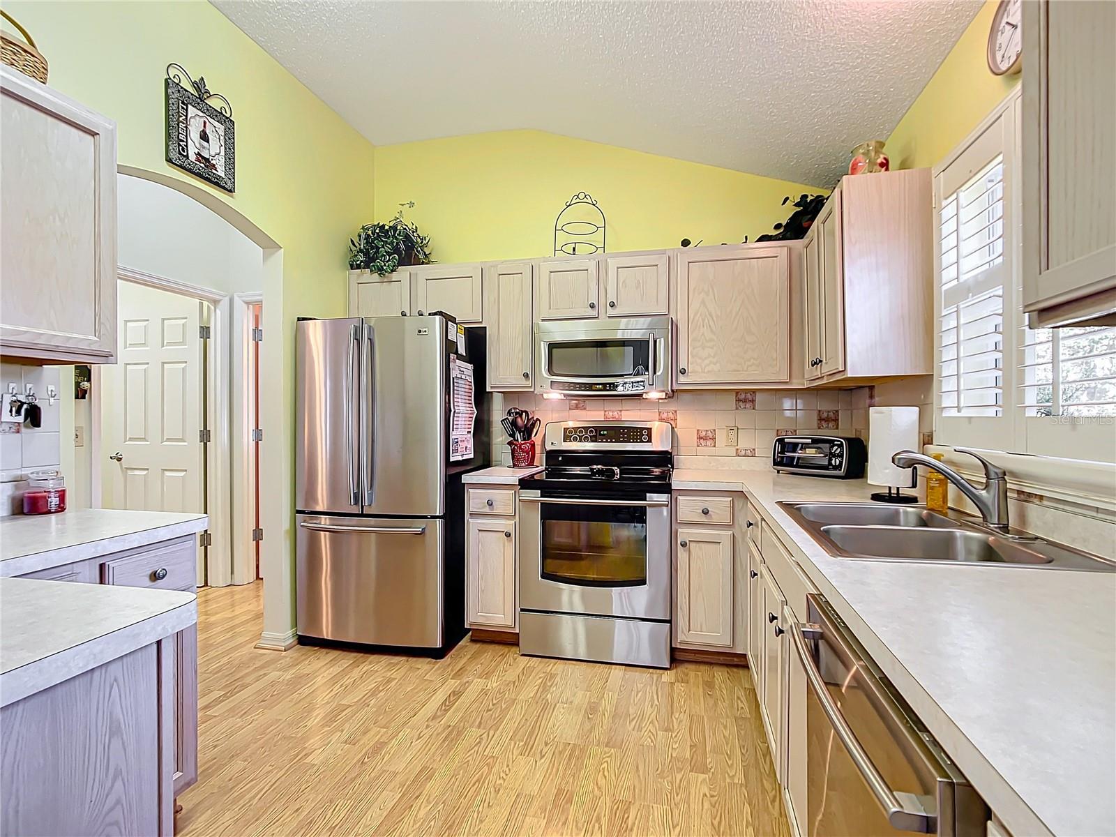 901 PASADENA WAY, LADY LAKE, FL, 32159