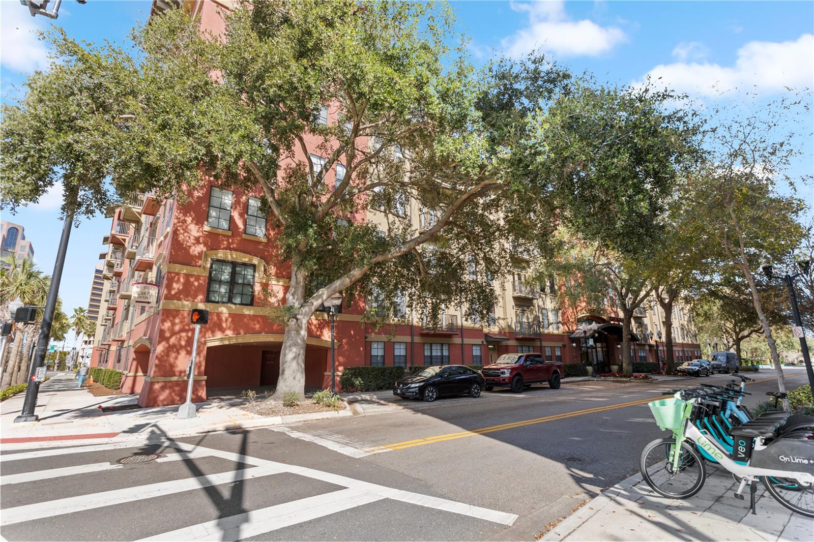 911 N ORANGE AVE #214, ORLANDO, FL, 32801