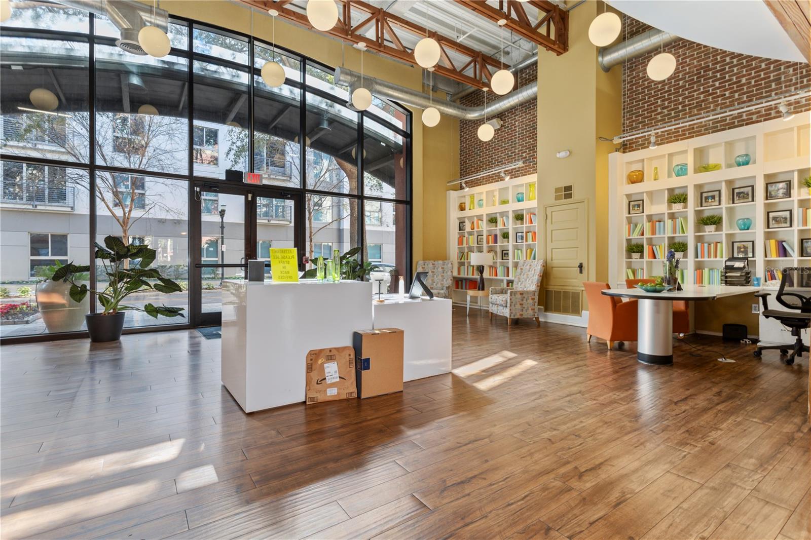 911 N ORANGE AVE #214, ORLANDO, FL, 32801