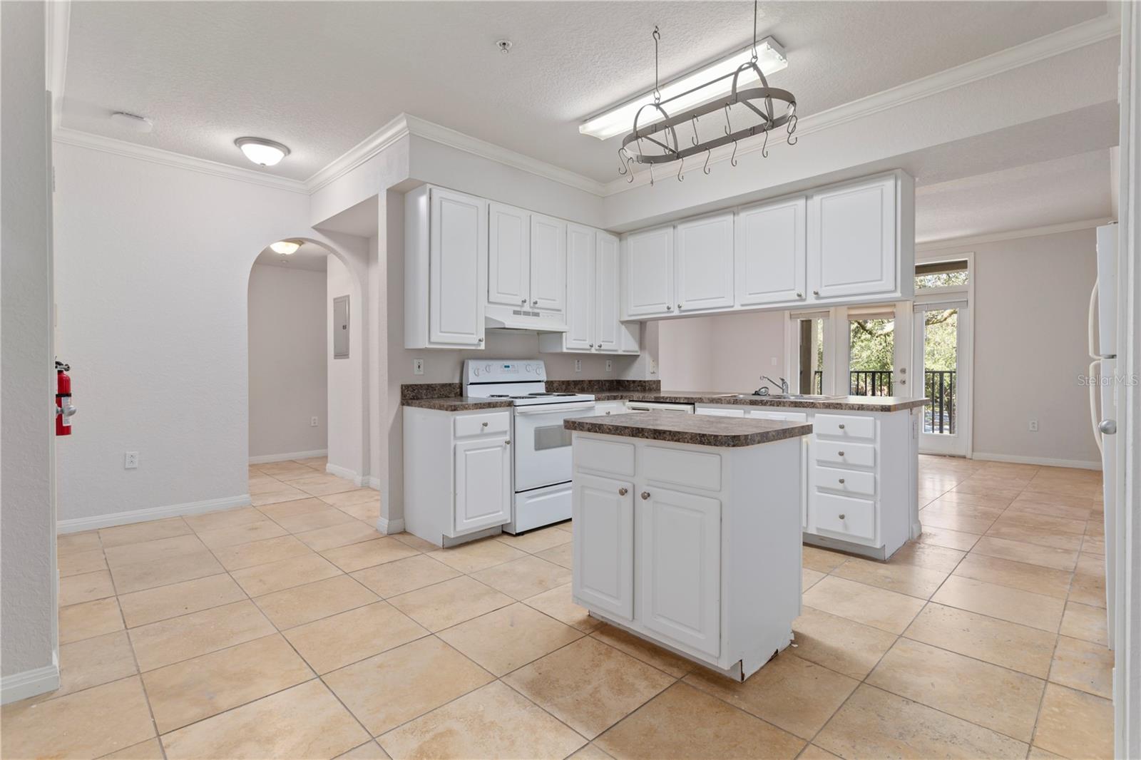 911 N ORANGE AVE #214, ORLANDO, FL, 32801