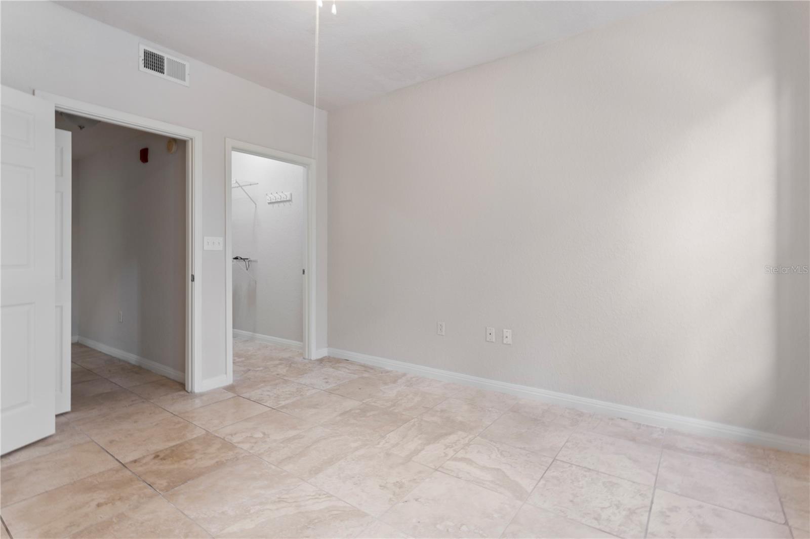 911 N ORANGE AVE #214, ORLANDO, FL, 32801