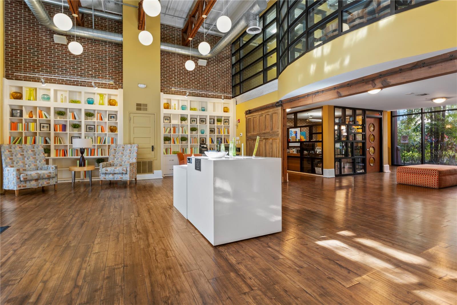 911 N ORANGE AVE #214, ORLANDO, FL, 32801