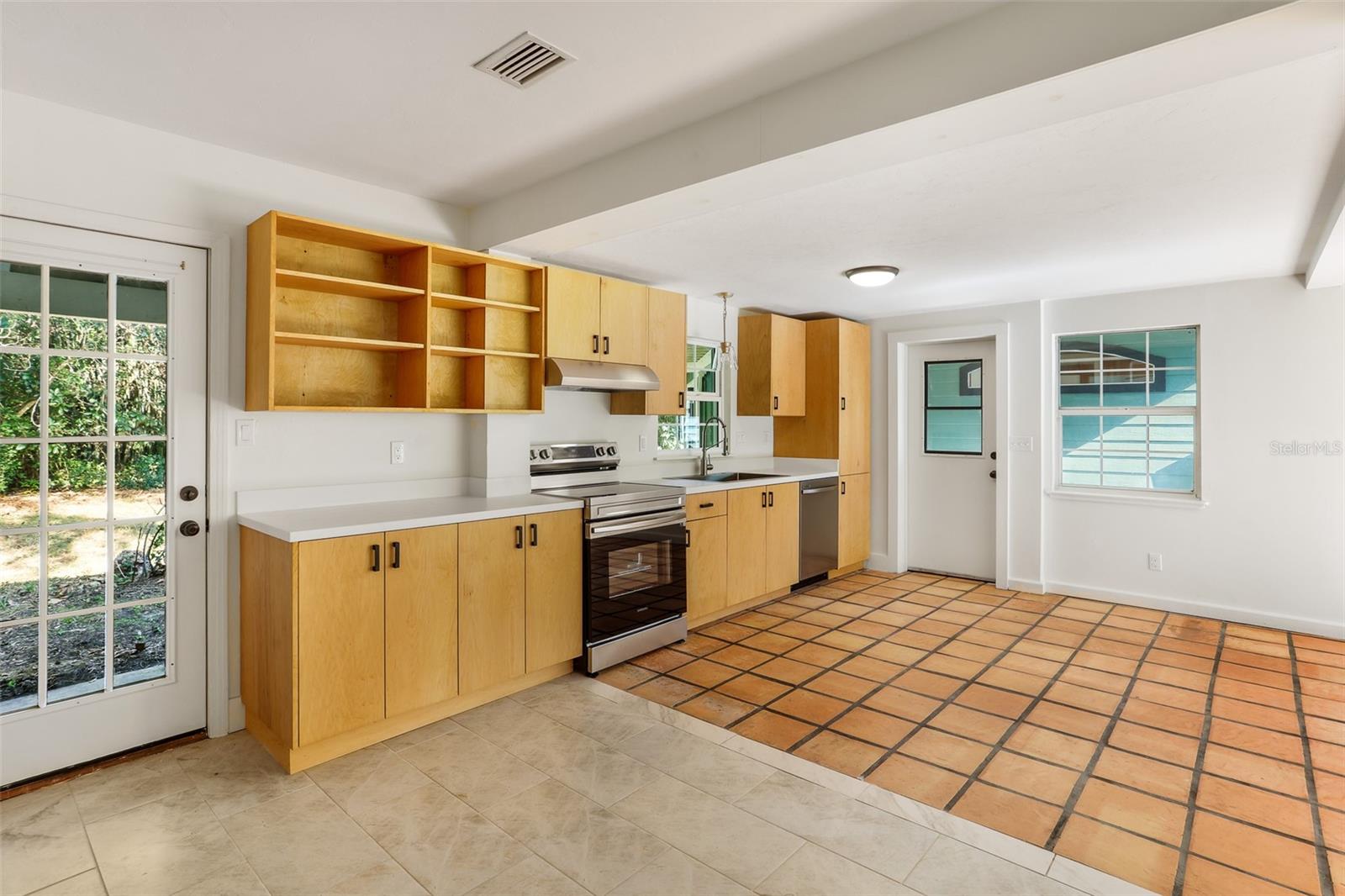 930 NE 12TH AVE, GAINESVILLE, FL, 32601
