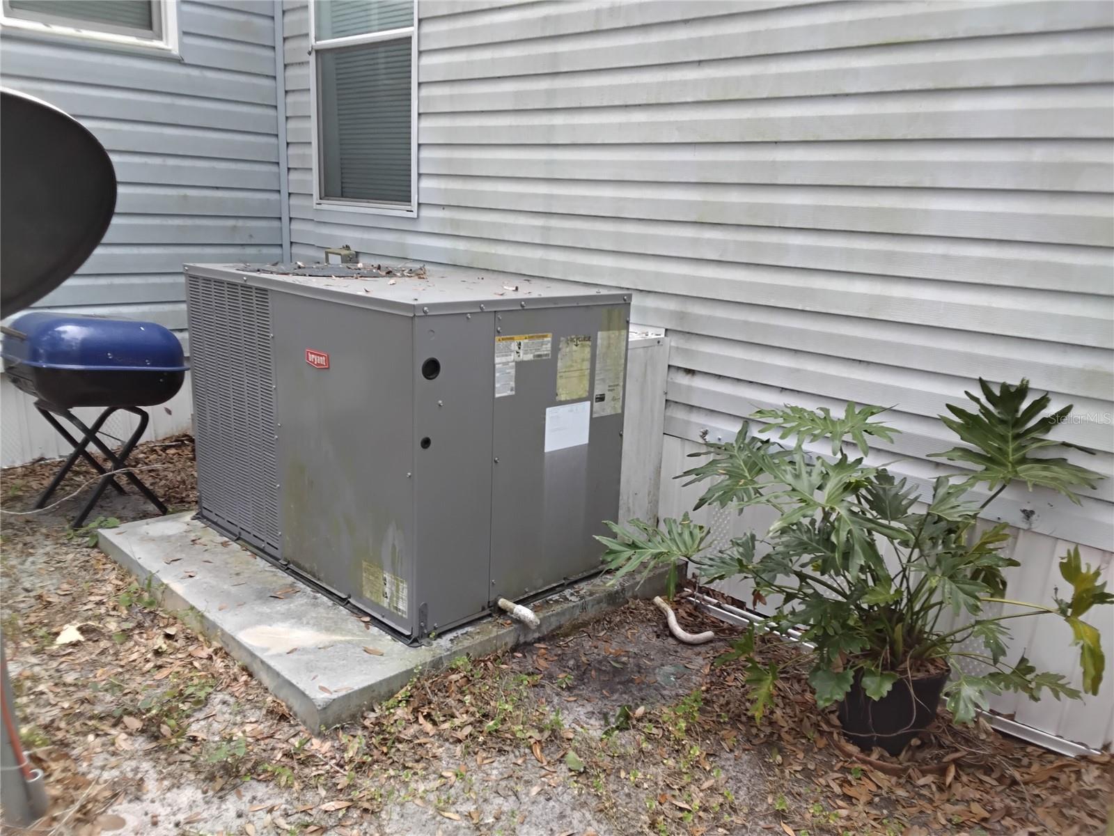 27328 MAGNOLIA AVE, OKAHUMPKA, FL, 34762