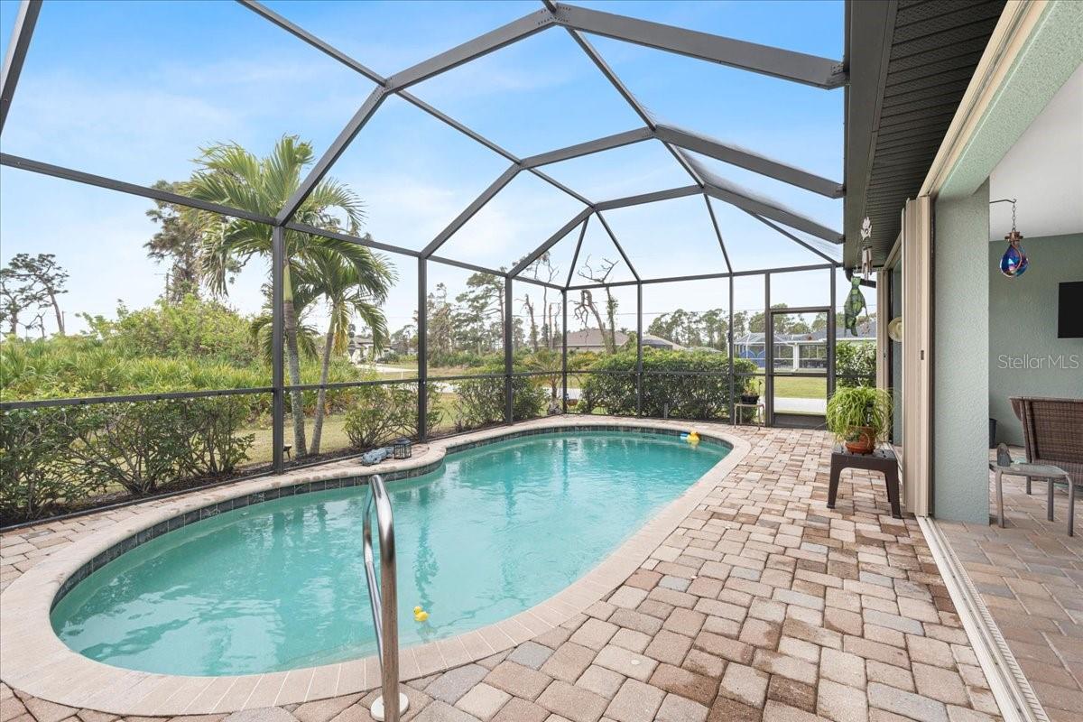 121 GLADES DR, ROTONDA WEST, FL, 33947