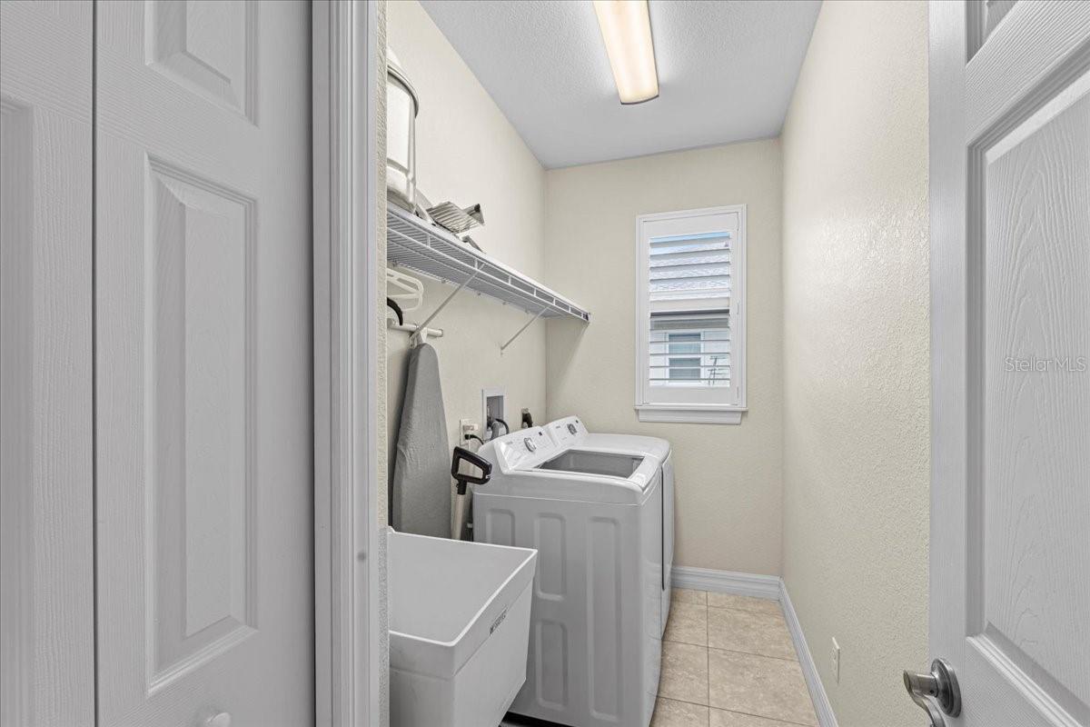 121 GLADES DR, ROTONDA WEST, FL, 33947