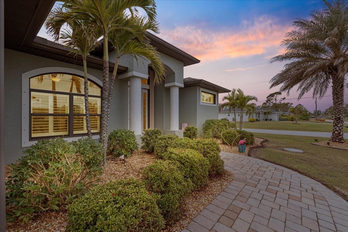 121 GLADES DR, ROTONDA WEST, FL, 33947