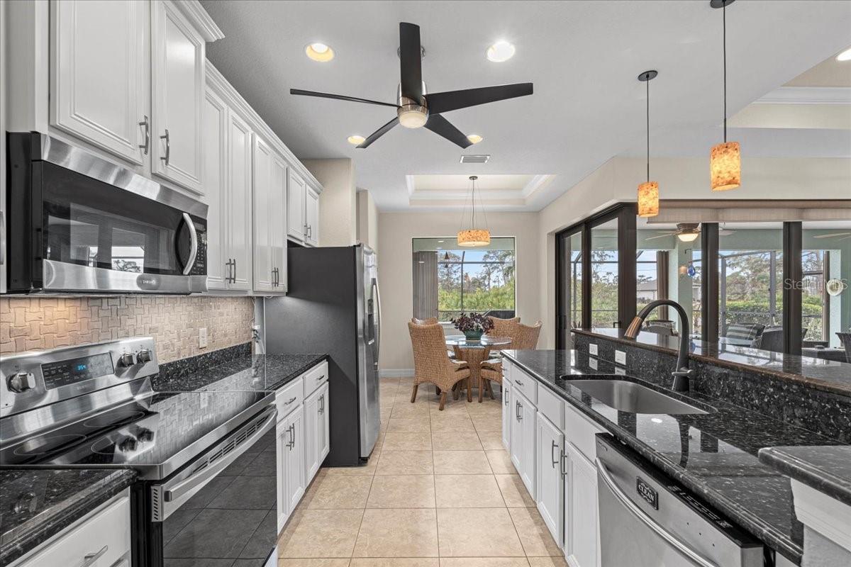 121 GLADES DR, ROTONDA WEST, FL, 33947