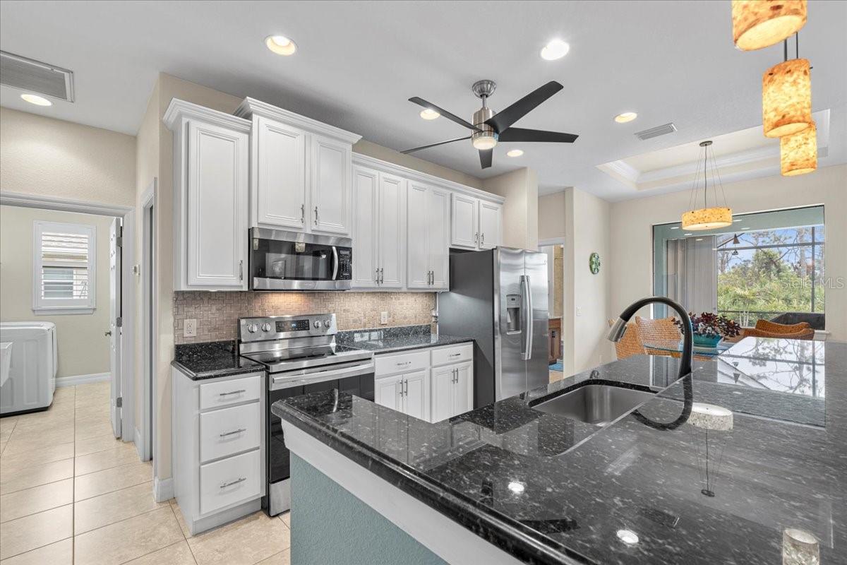 121 GLADES DR, ROTONDA WEST, FL, 33947