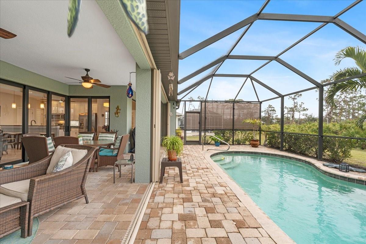 121 GLADES DR, ROTONDA WEST, FL, 33947