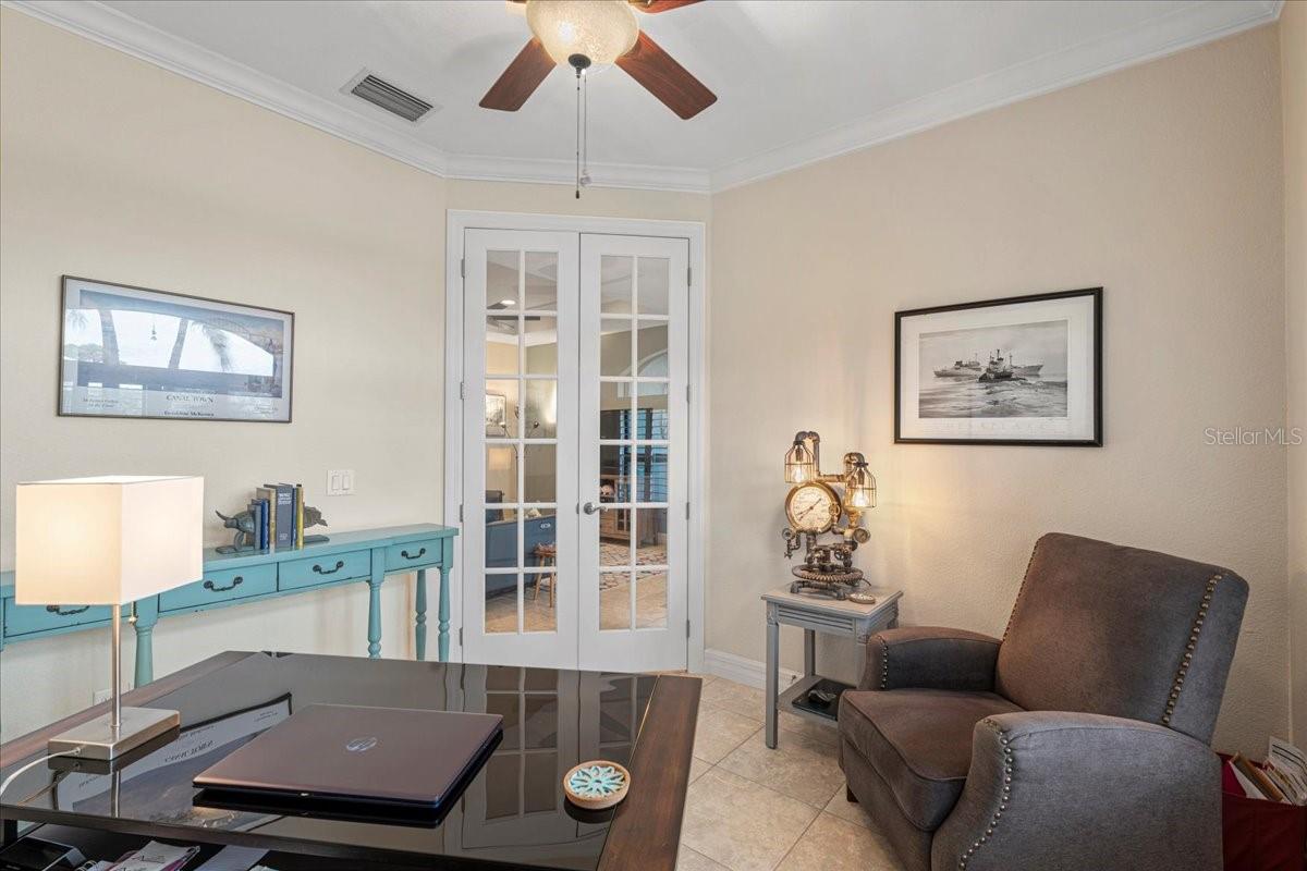 121 GLADES DR, ROTONDA WEST, FL, 33947