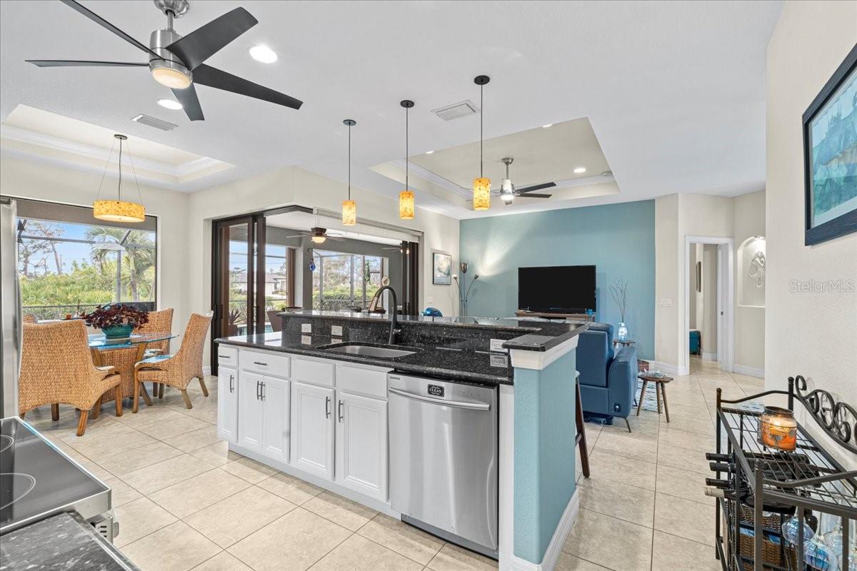 121 GLADES DR, ROTONDA WEST, FL, 33947