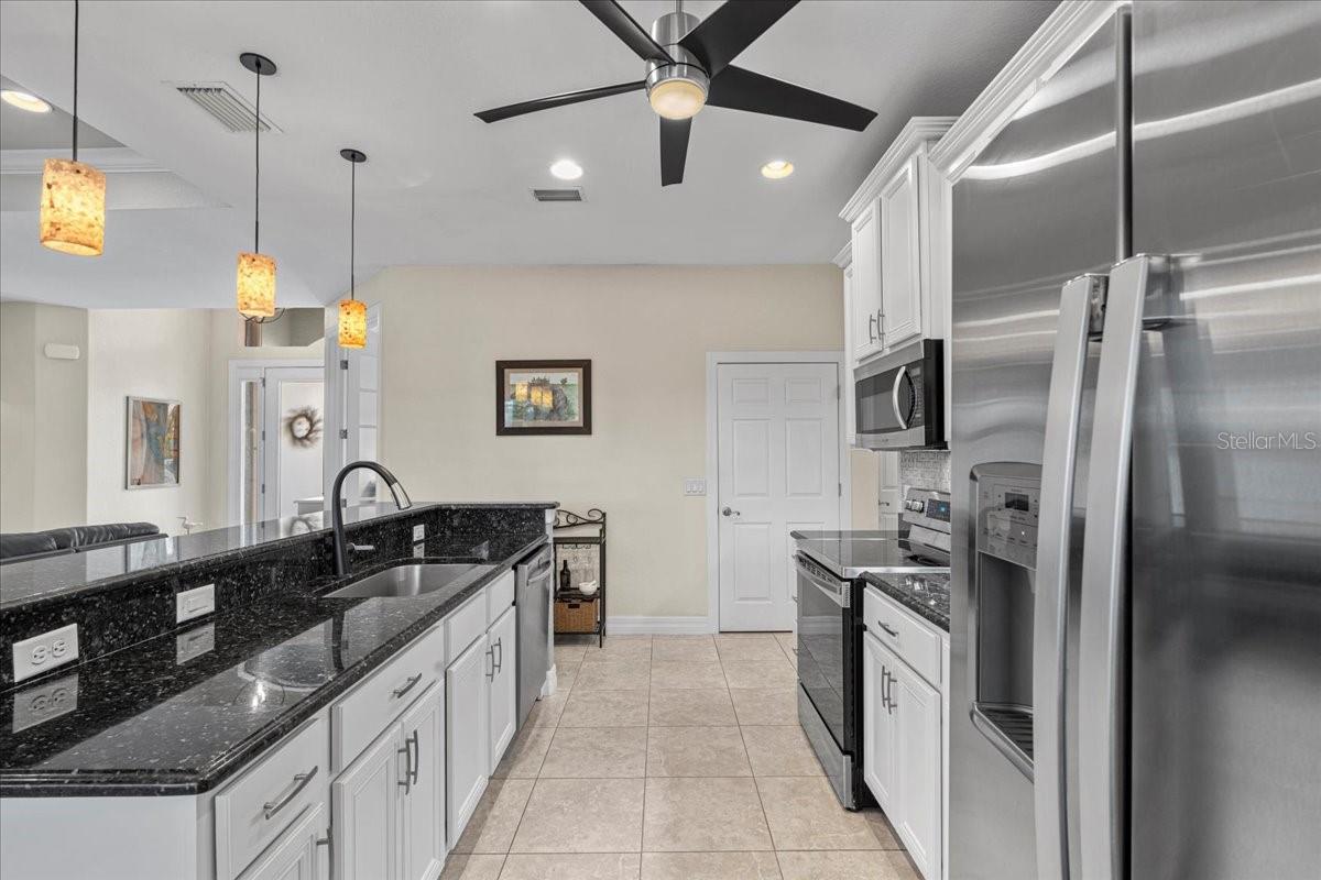 121 GLADES DR, ROTONDA WEST, FL, 33947