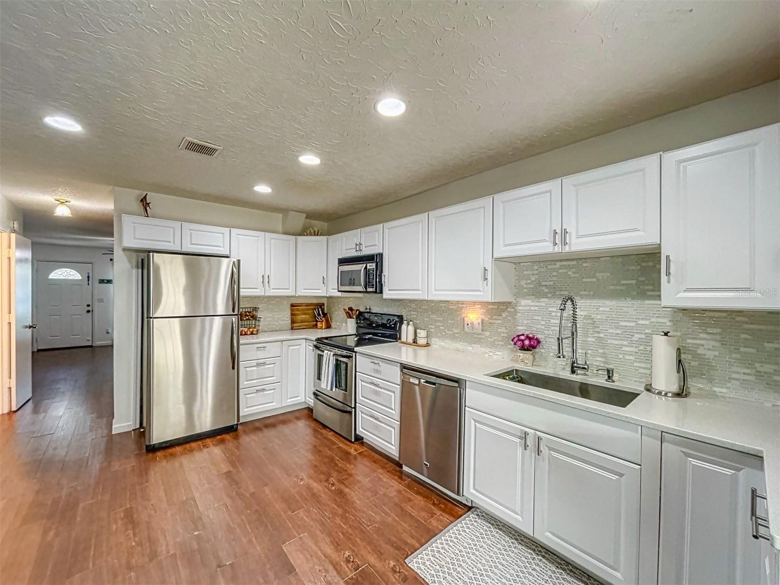 6640 121ST AVE #6, LARGO, FL, 33773