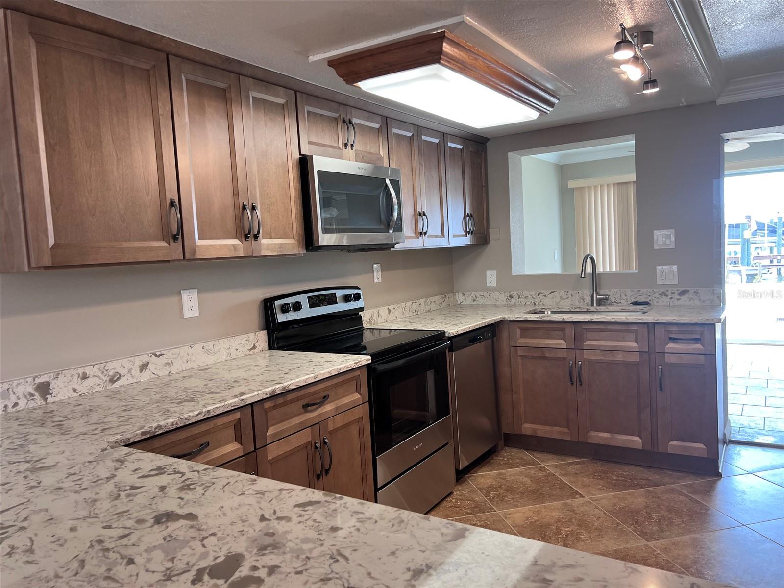 13637 LAGOON DR, HUDSON, FL, 34667