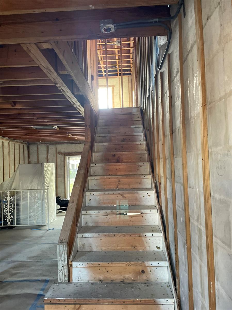 1151 RUE DES CHATEAUX, ST PETERSBURG, FL, 33707