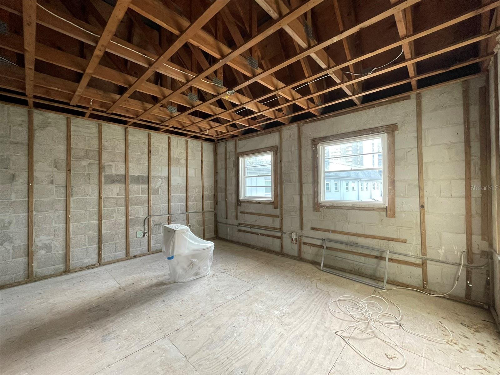 1151 RUE DES CHATEAUX, ST PETERSBURG, FL, 33707