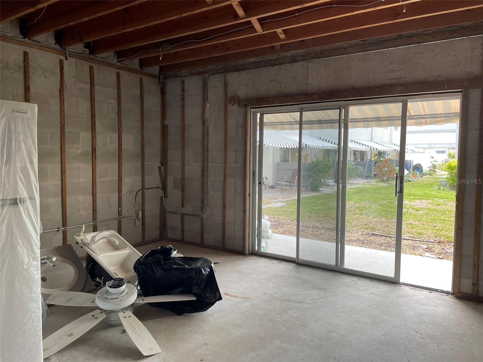 1151 RUE DES CHATEAUX, ST PETERSBURG, FL, 33707