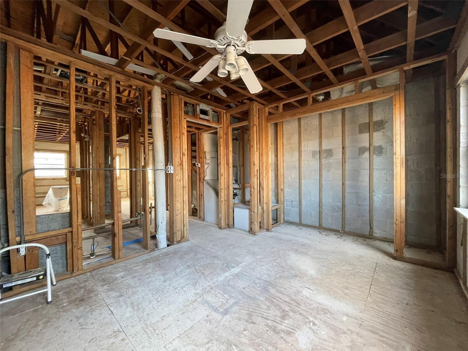 1151 RUE DES CHATEAUX, ST PETERSBURG, FL, 33707