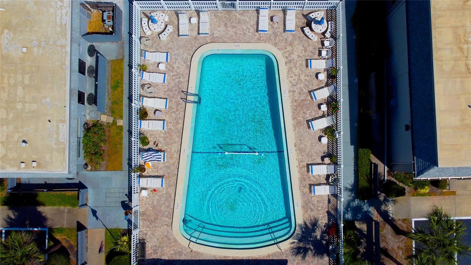 1151 RUE DES CHATEAUX, ST PETERSBURG, FL, 33707