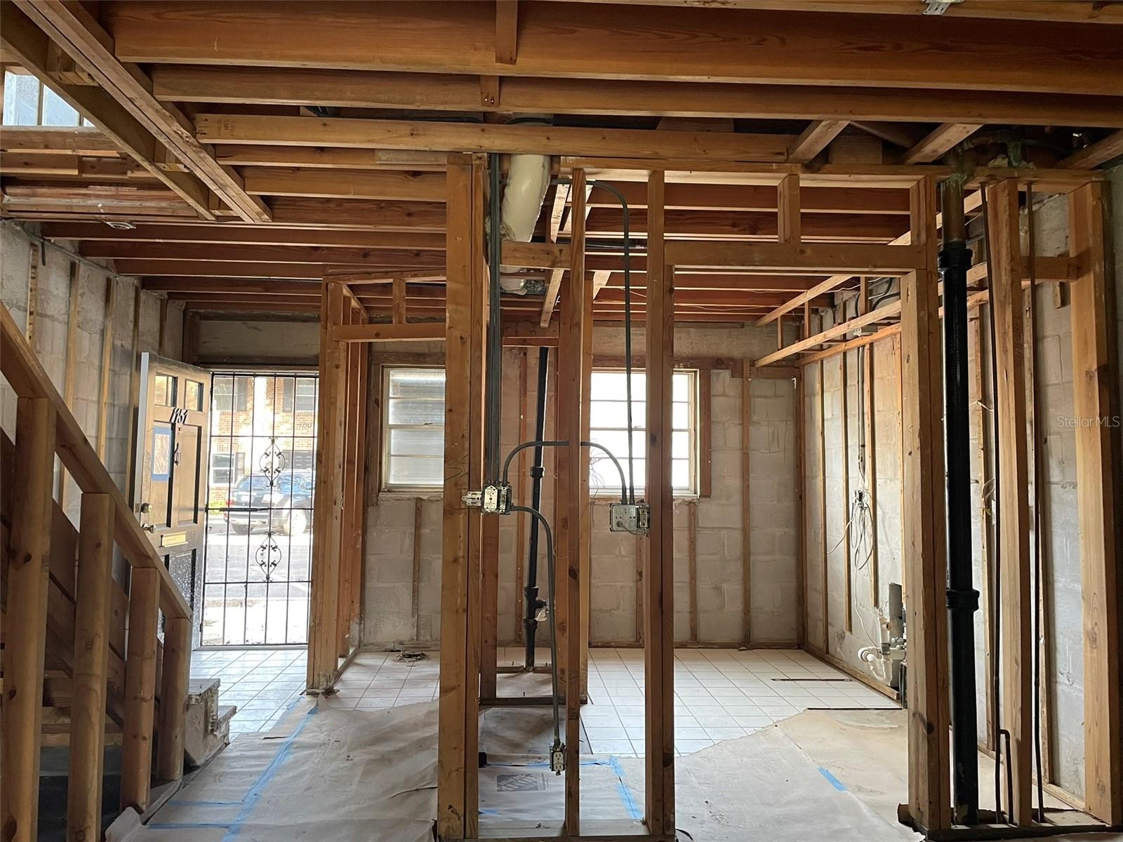 1151 RUE DES CHATEAUX, ST PETERSBURG, FL, 33707