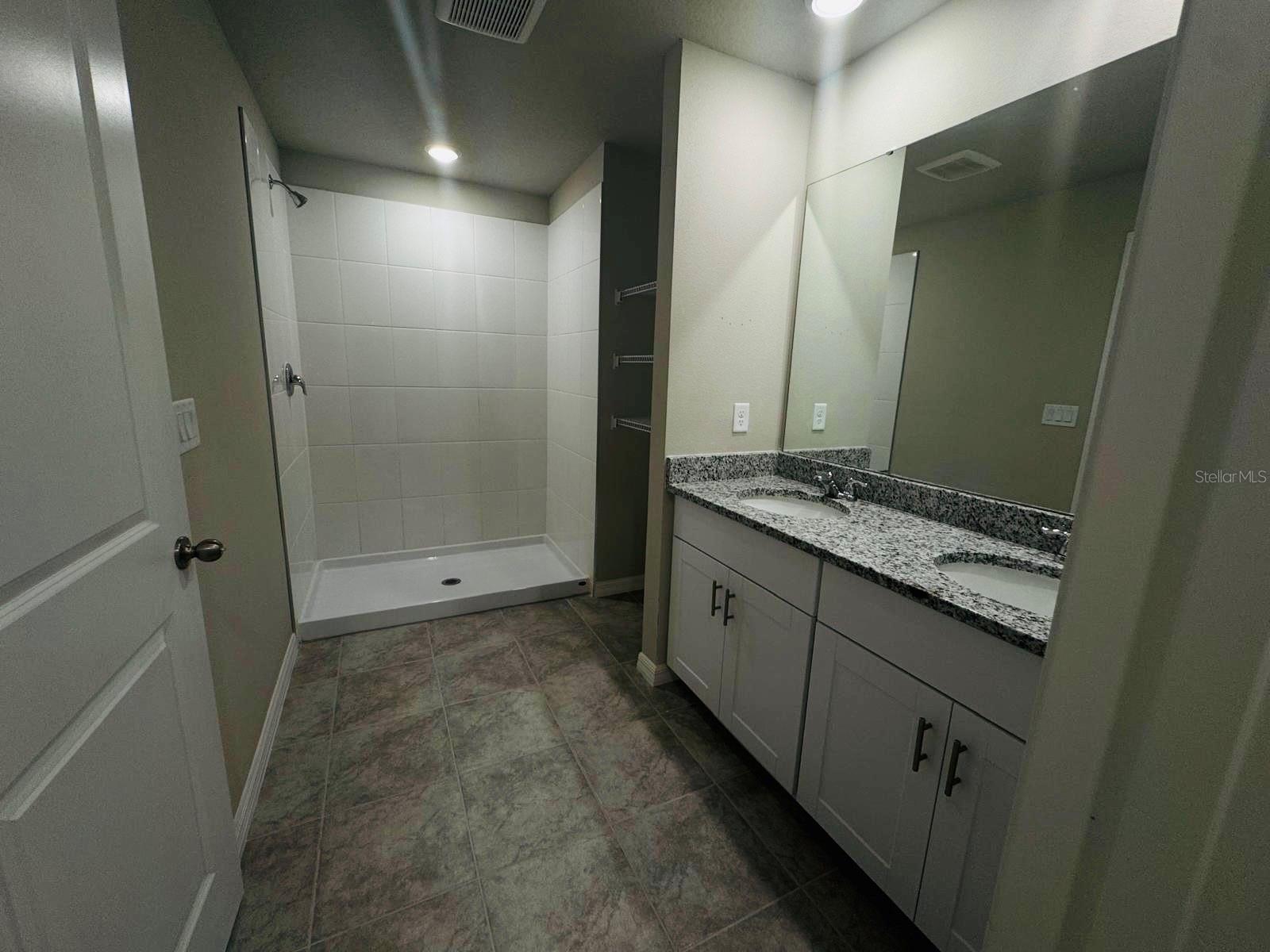 7727 MOMENTUM PKWY, WESLEY CHAPEL, FL, 33545