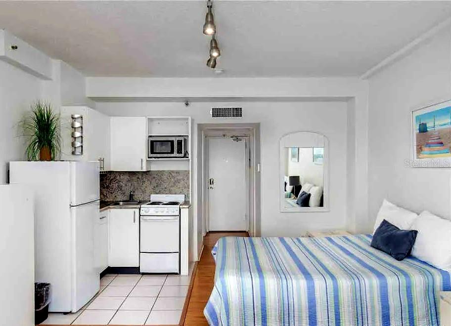 6345 COLLINS AVE #819, MIAMI BEACH, FL, 33141