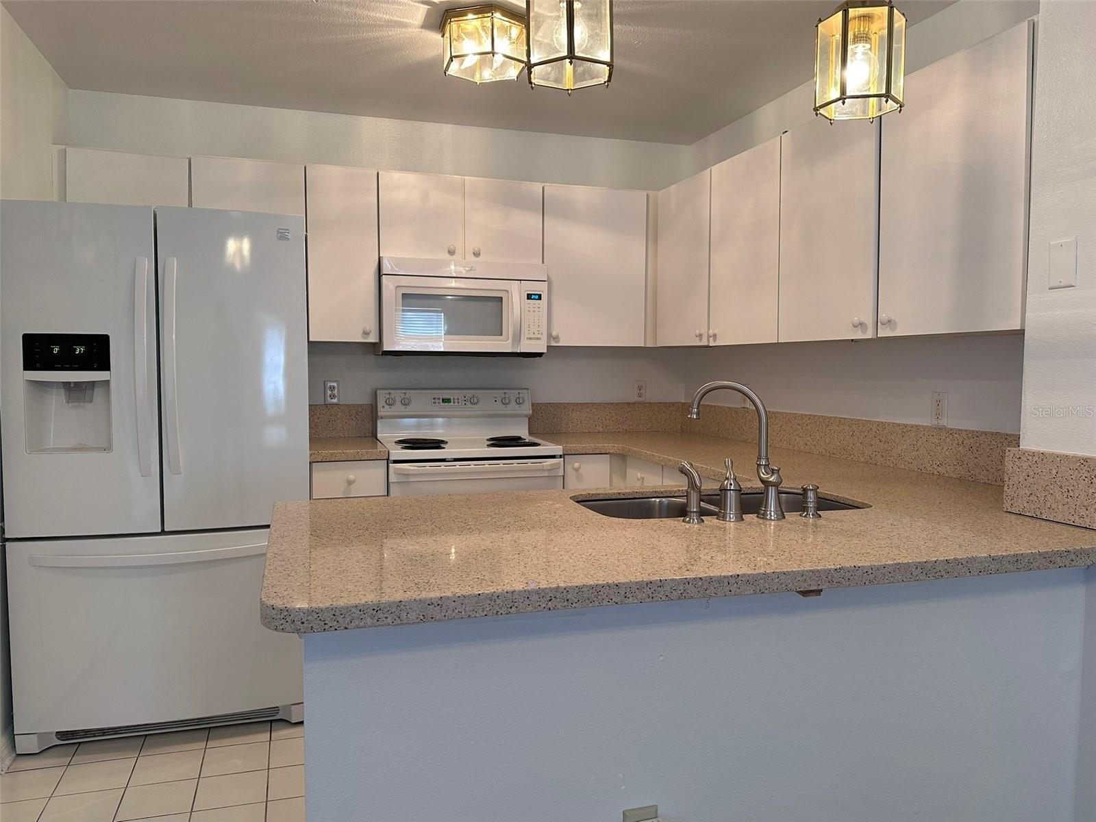 1895 COUNTRY CLUB BLVD, MOUNT DORA, FL, 32757