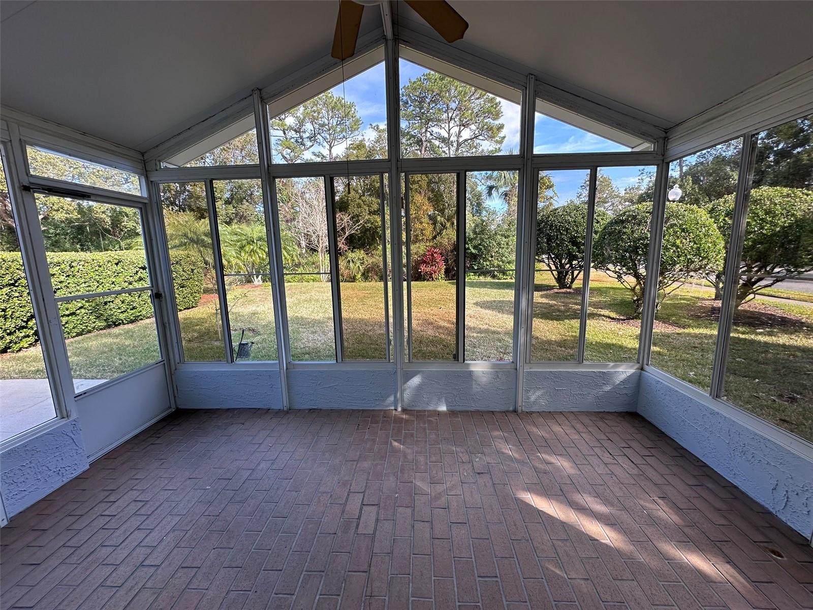 1895 COUNTRY CLUB BLVD, MOUNT DORA, FL, 32757