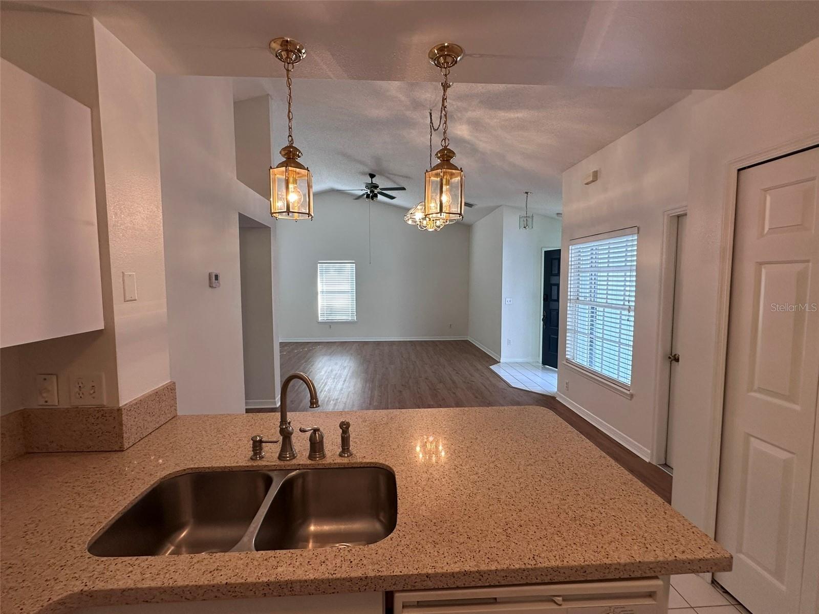 1895 COUNTRY CLUB BLVD, MOUNT DORA, FL, 32757