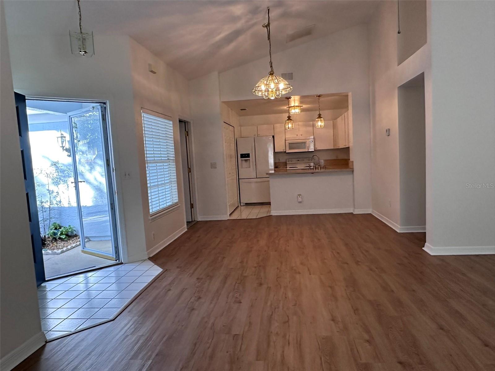 1895 COUNTRY CLUB BLVD, MOUNT DORA, FL, 32757