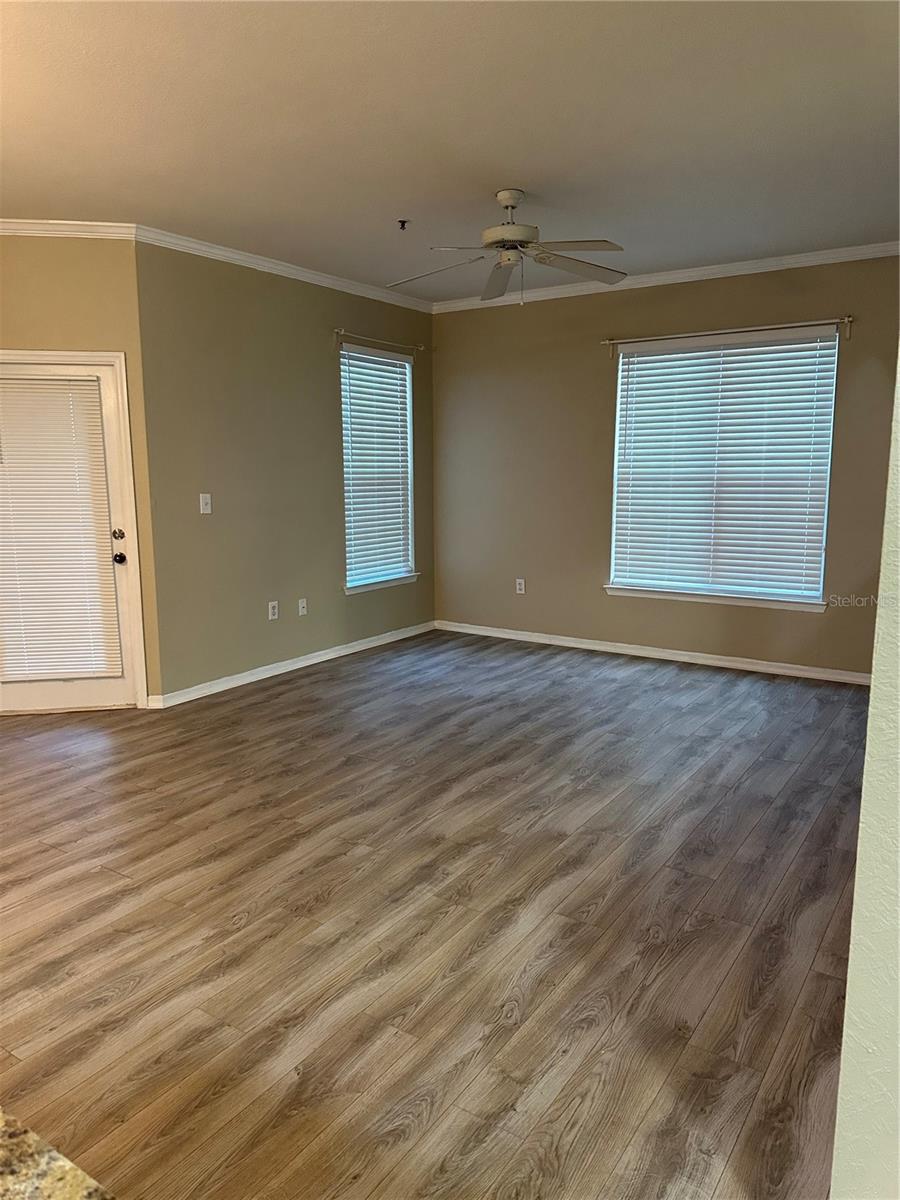 10025 COURTNEY PALMS BLVD #101, TAMPA, FL, 33619
