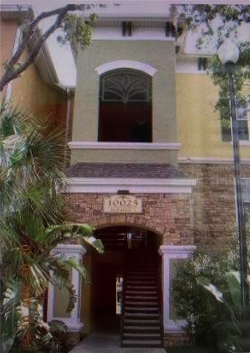 10025 COURTNEY PALMS BLVD #101, TAMPA, FL, 33619