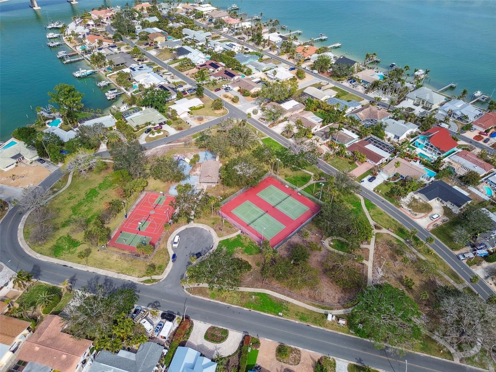 2740 E VINA DEL MAR BLVD, ST PETE BEACH, FL, 33706