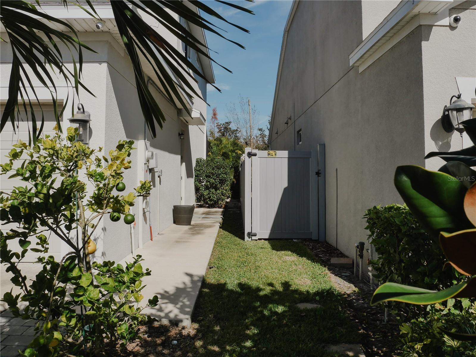 5709 CAMILA SONG LN, TAMPA, FL, 33625