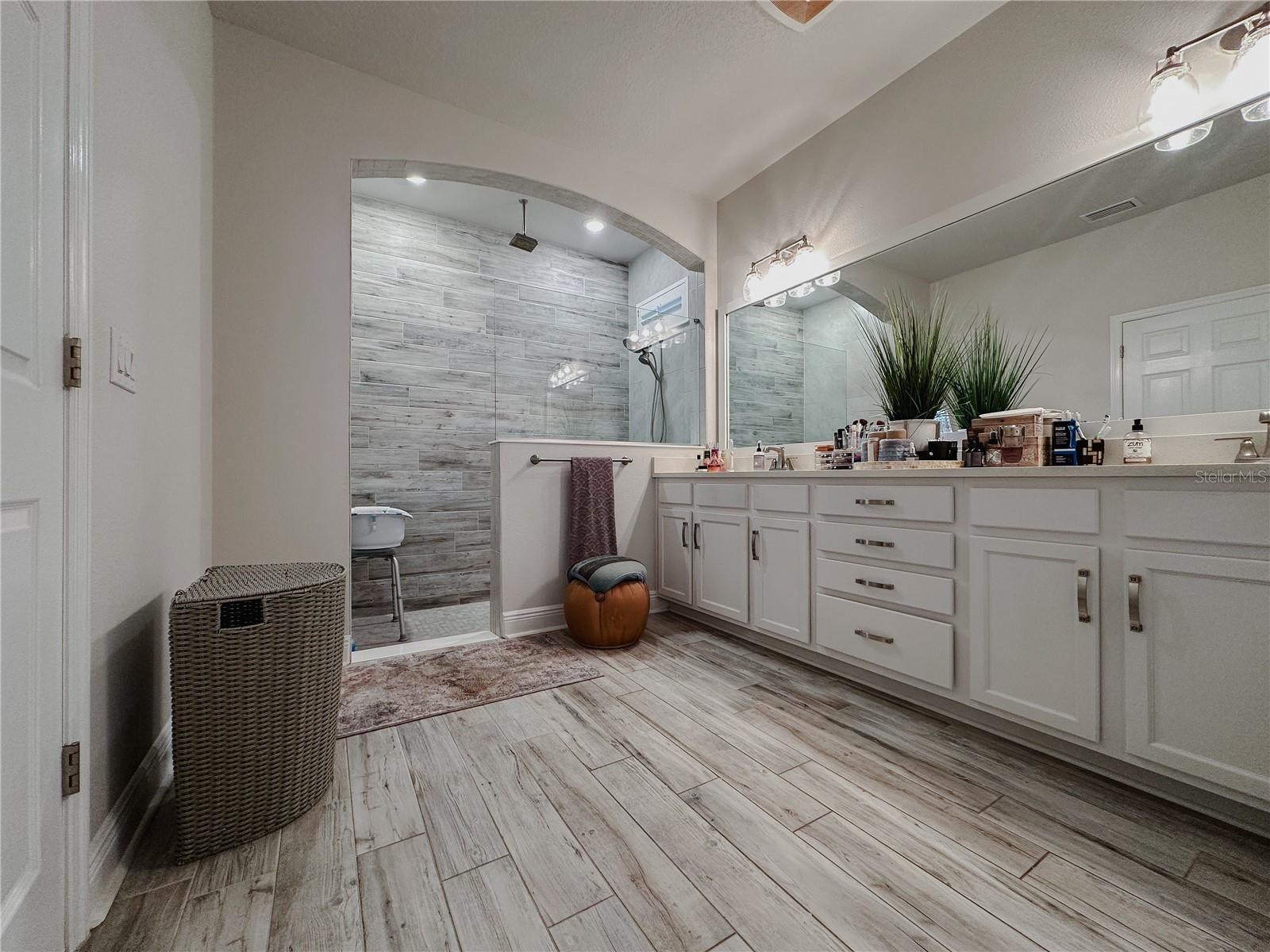 5709 CAMILA SONG LN, TAMPA, FL, 33625