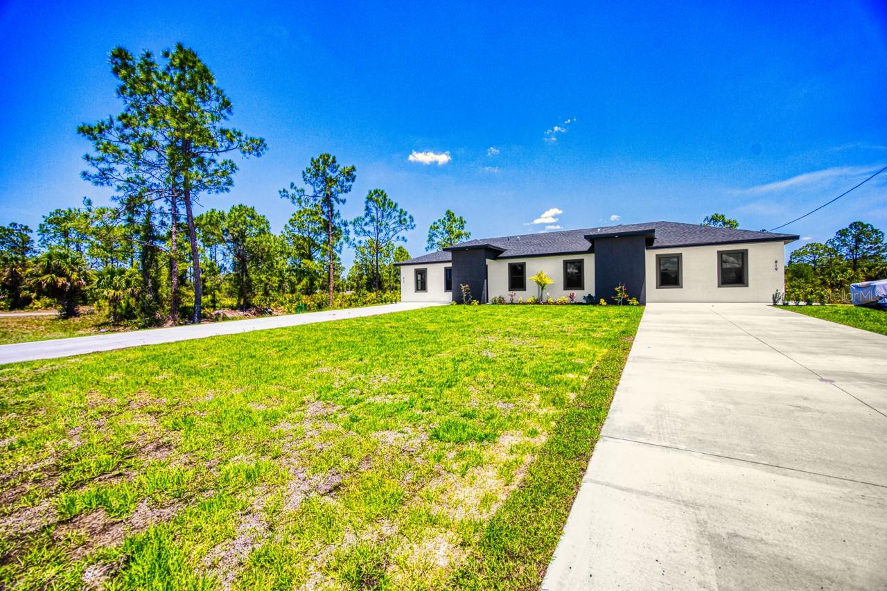 817/819 EISENHOWER BLVD, LEHIGH ACRES, FL, 33974