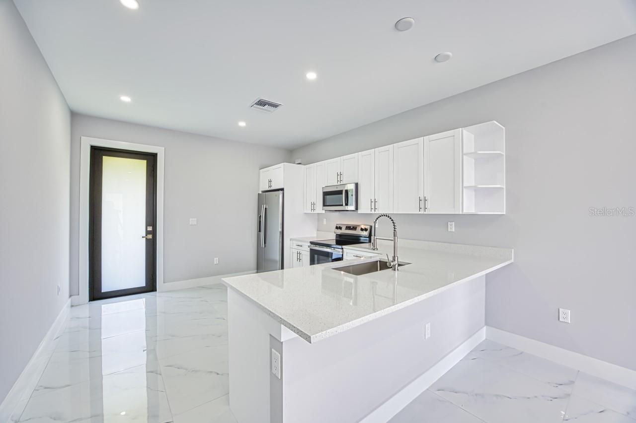 817/819 EISENHOWER BLVD, LEHIGH ACRES, FL, 33974