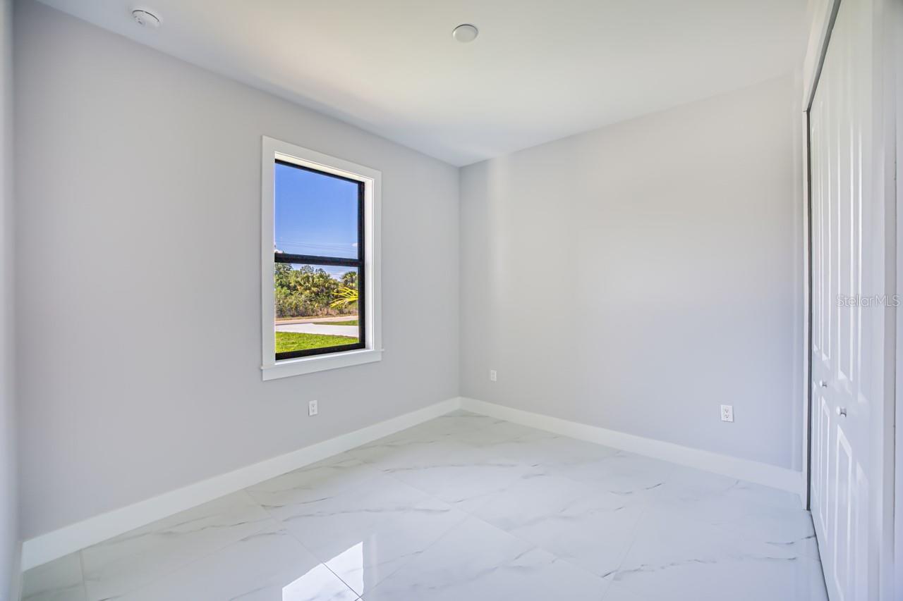 817/819 EISENHOWER BLVD, LEHIGH ACRES, FL, 33974