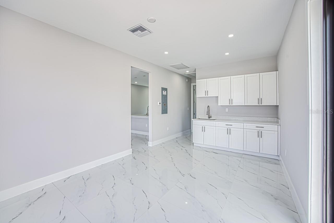 817/819 EISENHOWER BLVD, LEHIGH ACRES, FL, 33974