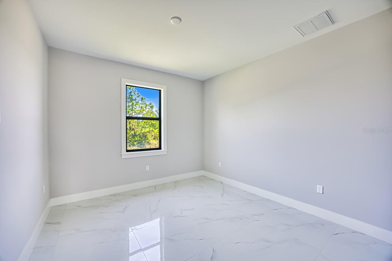 817/819 EISENHOWER BLVD, LEHIGH ACRES, FL, 33974