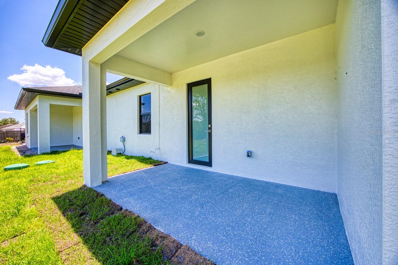 817/819 EISENHOWER BLVD, LEHIGH ACRES, FL, 33974