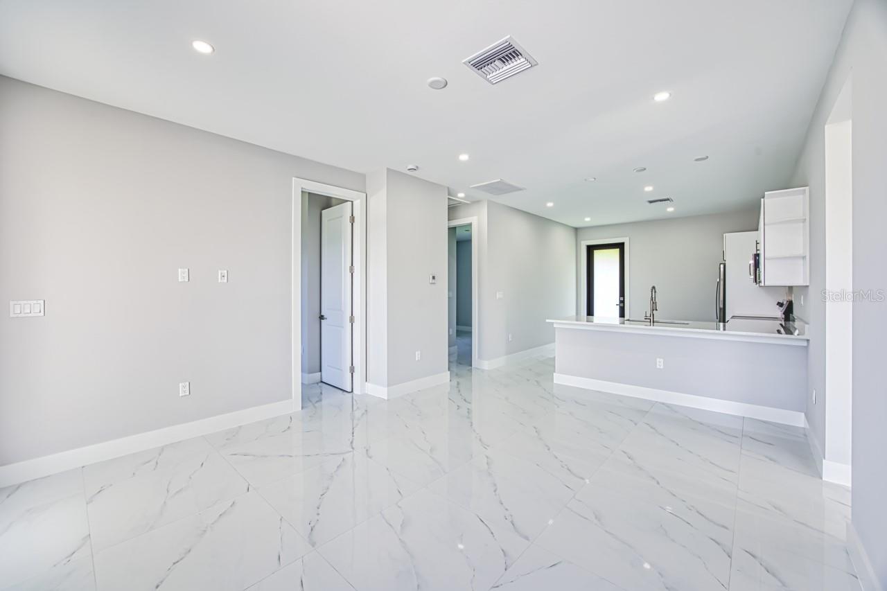 817/819 EISENHOWER BLVD, LEHIGH ACRES, FL, 33974