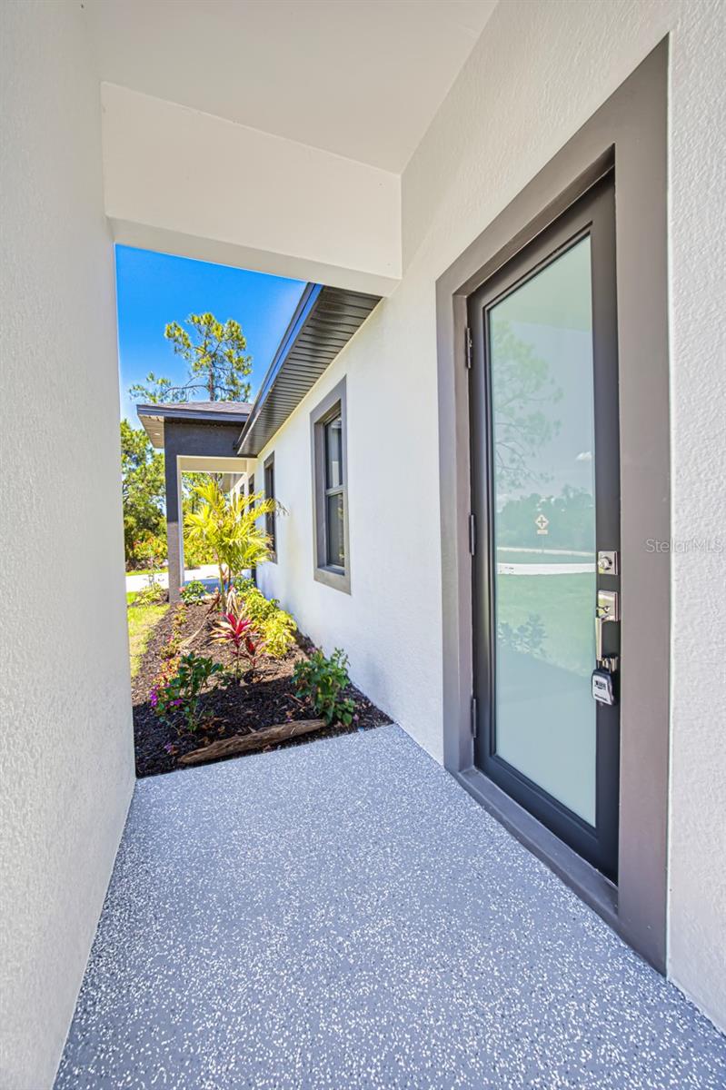 817/819 EISENHOWER BLVD, LEHIGH ACRES, FL, 33974