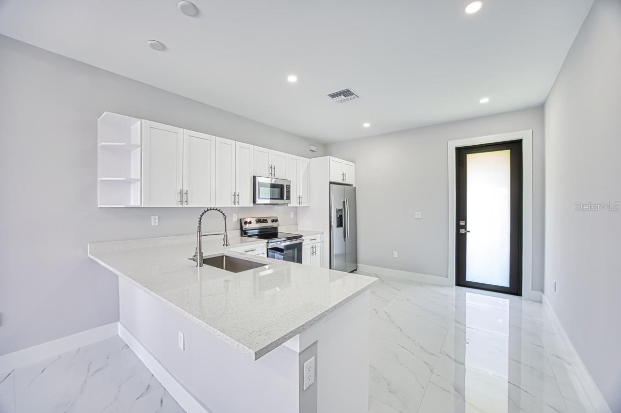 817/819 EISENHOWER BLVD, LEHIGH ACRES, FL, 33974