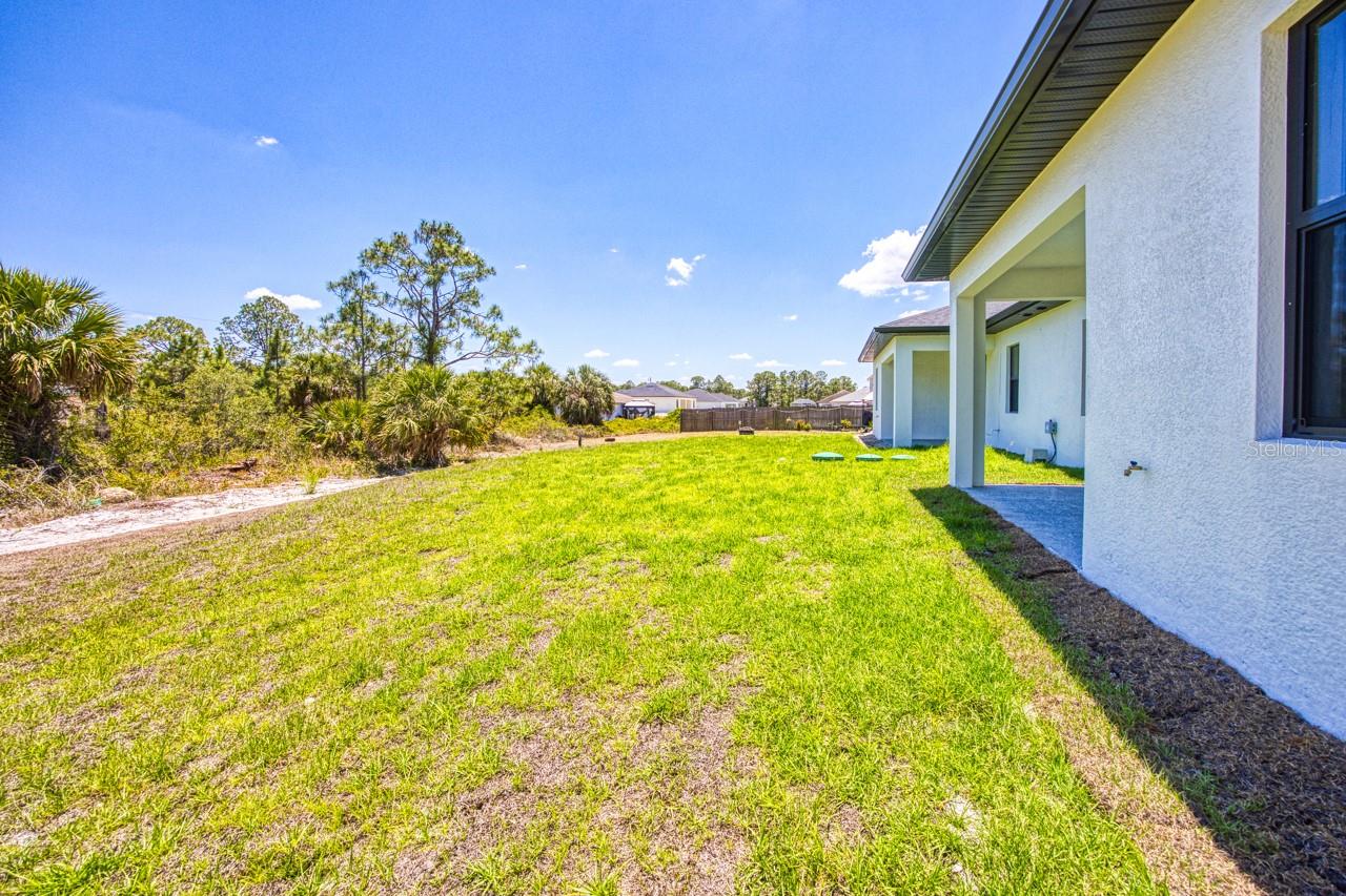817/819 EISENHOWER BLVD, LEHIGH ACRES, FL, 33974