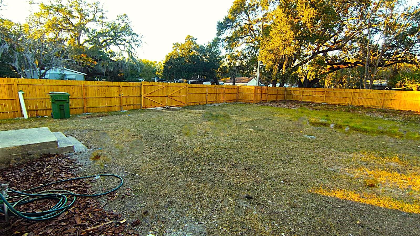 2120 WAITMAN AVE, LEESBURG, FL, 34748