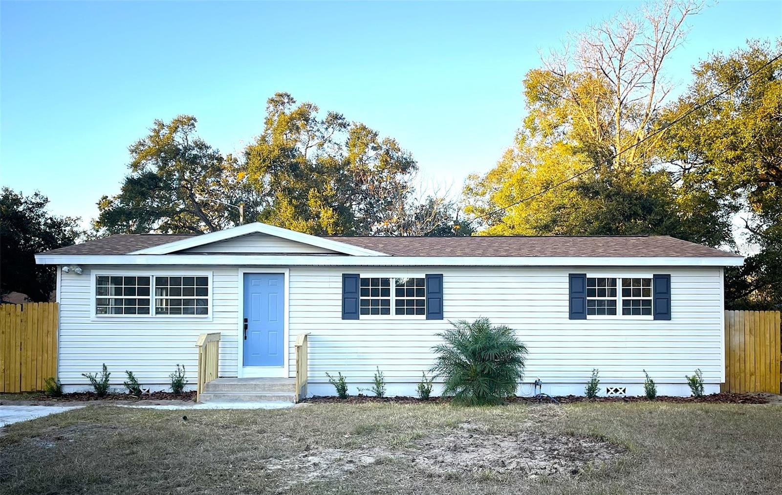 2120 WAITMAN AVE, LEESBURG, FL, 34748